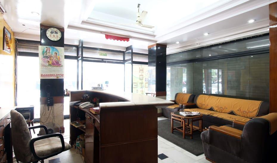 Hotel Sukant Palace 德里 外观 照片