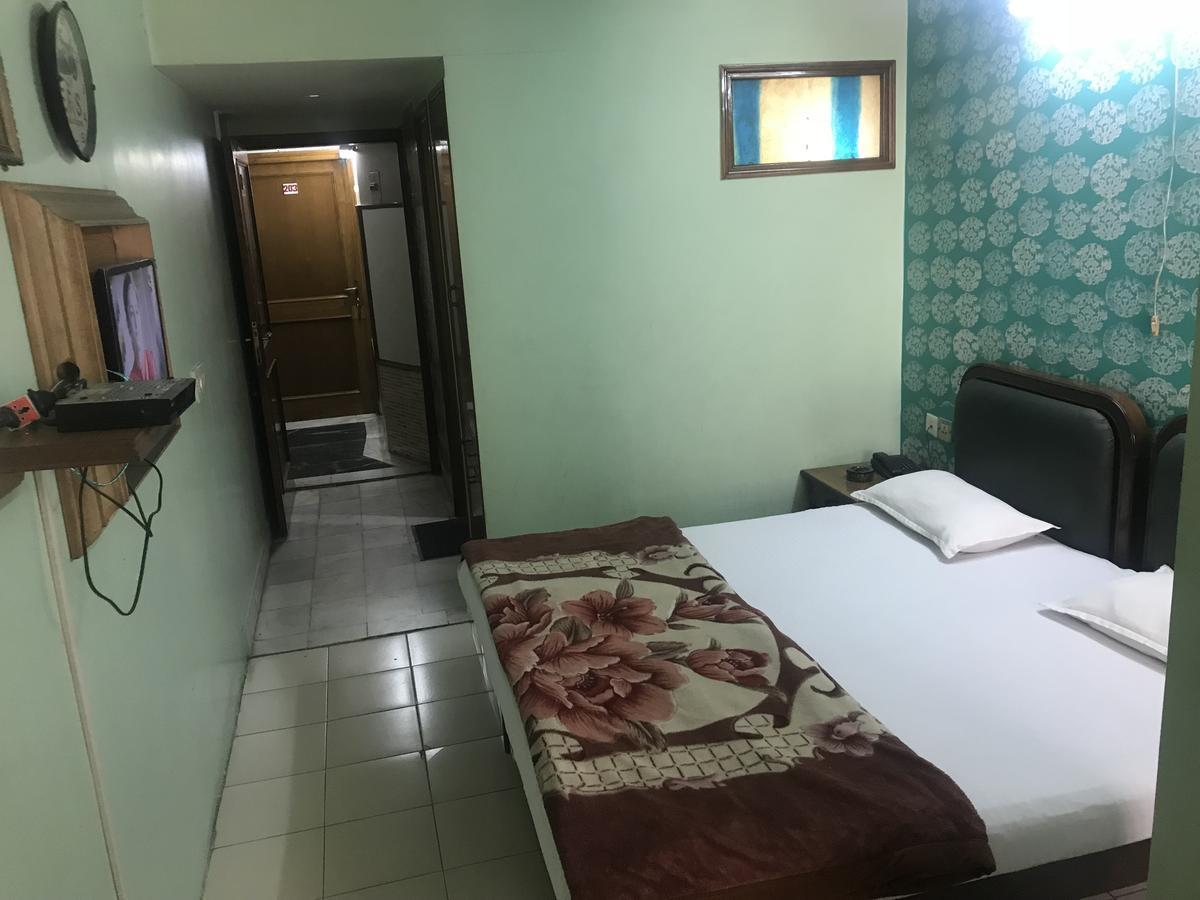 Hotel Sukant Palace 德里 外观 照片