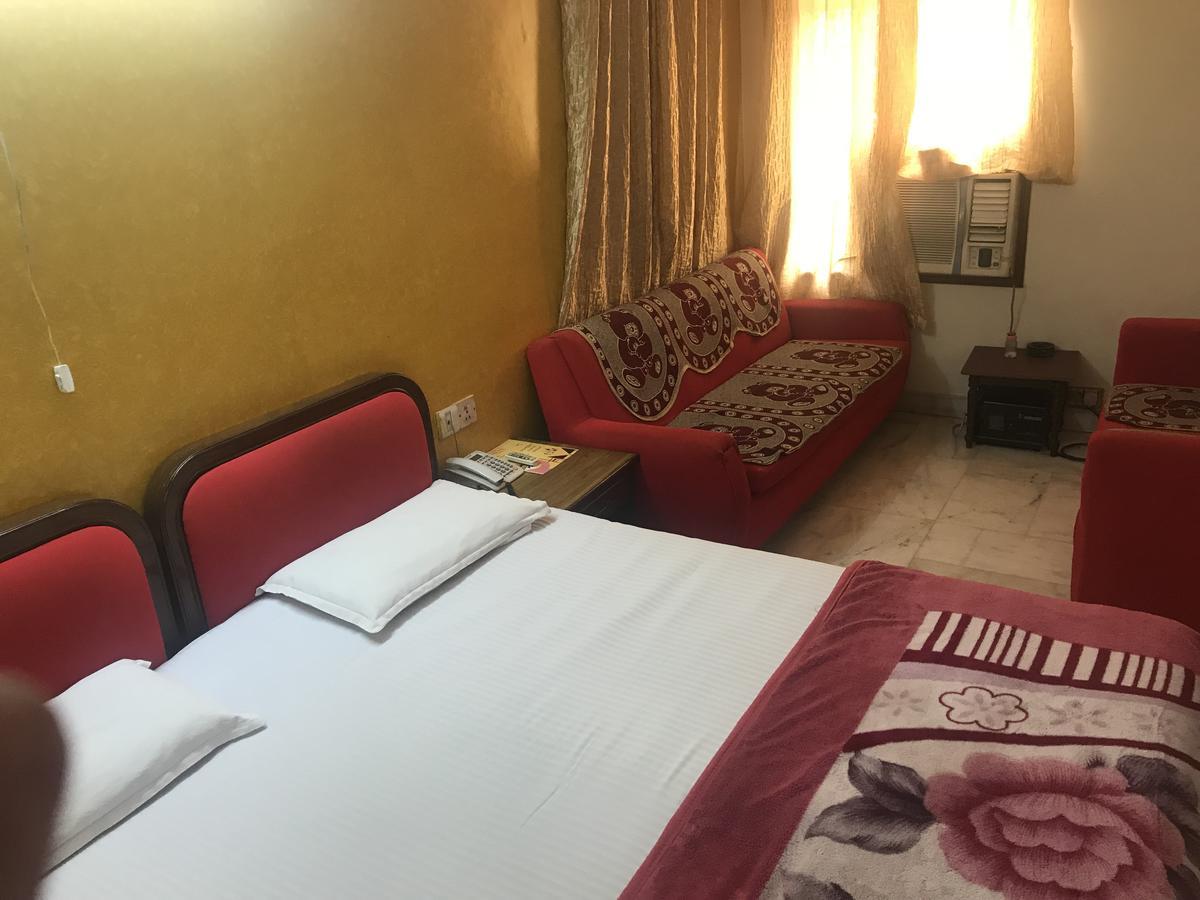 Hotel Sukant Palace 德里 外观 照片